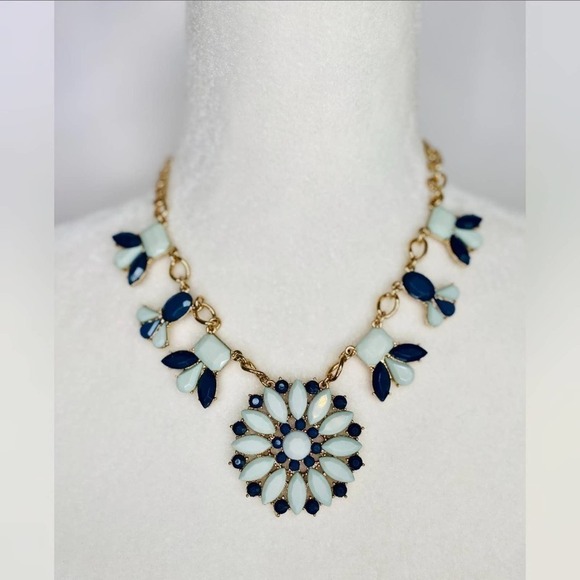 J. Crew Statement Necklace Pale Green & Blue Large Stones Choker with Extender - Picture 4 of 10